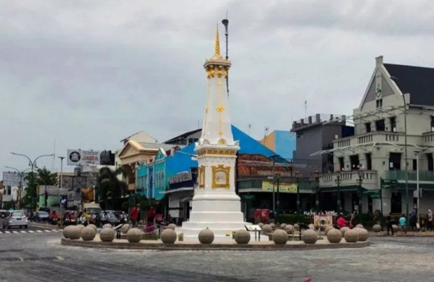 Tugu Yogyakarta yang menjadi ikon Kota Yogyakarta.