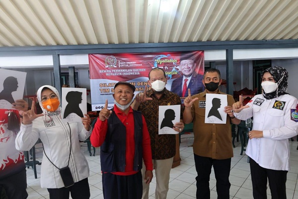 Siluet Wajah, Tanda Cinta Guru Honorer untuk LaNyallaa